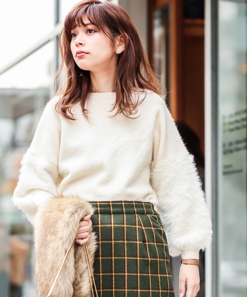 natural couture（ナチュラルクチュール）の「ふわふわ袖シャギーニット（ニット/セーター・レディース・アイボリー/ブラック/ベージュ/ブルー/パープル系その他・FREE）」の2枚目の写真