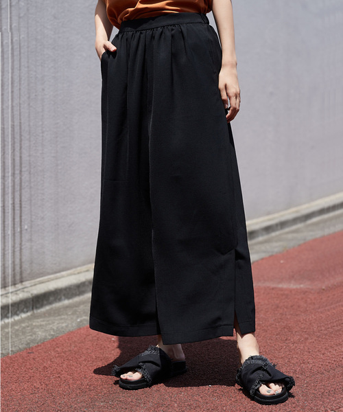 AMERICAN HOLIC(アメリカンホリック)の「・裾スリットワイドギャザーパンツ(その他パンツ・レディース・カーキ/ブラック/ブルー/モカ・FREE)」の2枚目の写真