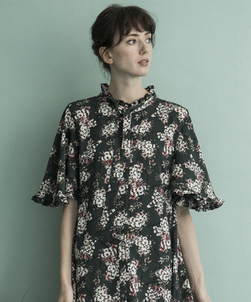 Emma Taylor（エマテイラー）の「バタフライスリーブフラワーワンピース（ワンピース・レディース・ネイビー/ピンク/グリーン・FREE）」の6枚目の写真