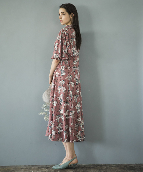 Emma Taylor（エマテイラー）の「バタフライスリーブフラワーワンピース（ワンピース・レディース・ネイビー/ピンク/グリーン・FREE）」の15枚目の写真