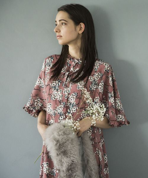 Emma Taylor（エマテイラー）の「バタフライスリーブフラワーワンピース（ワンピース・レディース・ネイビー/ピンク/グリーン・FREE）」の16枚目の写真