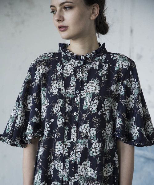 Emma Taylor（エマテイラー）の「バタフライスリーブフラワーワンピース（ワンピース・レディース・ネイビー/ピンク/グリーン・FREE）」の17枚目の写真