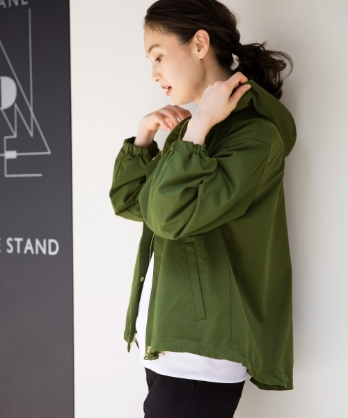 GLOBAL WORK（グローバルワーク）の「ハッスイボリュームマンパ/795244（マウンテンパーカー・レディース・ベージュ/ネイビー/レッド/カーキ・MEDIUM/LARGE）」の2枚目の写真