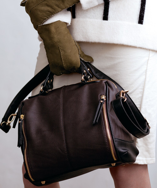 BEAUTY&YOUTH UNITED ARROWS（ビューティーアンドユースユナイテッドアローズ）の「BYSF ∵フェイクジップボストンバッグ ◆（ボストンバッグ・レディース・ダークブラウン/レッド・FREE）」の2枚目の写真