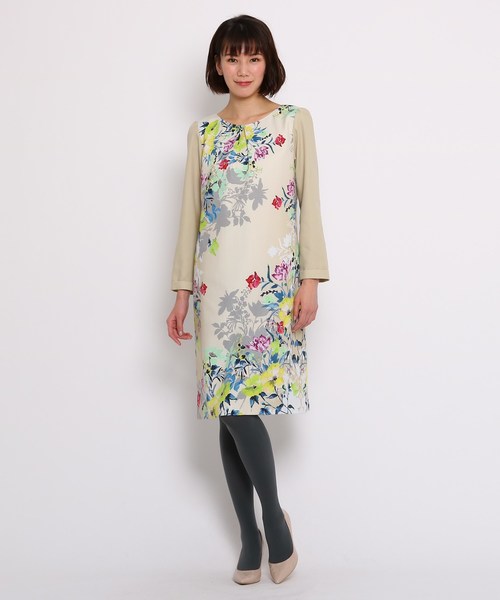 Sunauna(スーナウーナ)の「【洗える】ペイントフラワーサックワンピース(ワンピース・レディース・ベージュ系/ネイビー系・40/38/36)」の8枚目の写真
