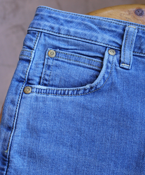 BEAUTY&YOUTH UNITED ARROWS（ビューティーアンドユースユナイテッドアローズ）の「BYBC ∵LEE別注デニムタイトスカート ◆（デニムスカート・レディース・ネイビー・SMALL/MEDIUM）」の8枚目の写真