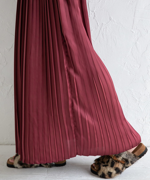 Munich（ミューニック）の「ウールジャージー×サテンプリーツドッキング2WAYニットワンピース（ワンピース・レディース・ブラック/グレー/ライトブラウン/ボルドー/ホワイト×ブラック/ライトベージュ/ネイビー・FREE）」の11枚目の写真