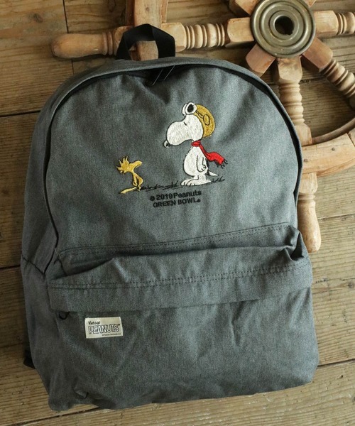 SNOOPY×OLD BETTY'S(スヌーピーカケルオールドベティーズ)の「SNOOPY Embroidery Backpack(FLYING ACE)/スヌーピー 刺繍 バックパック リュック フライングエース(バックパック/リュック)」|チャコールグレー