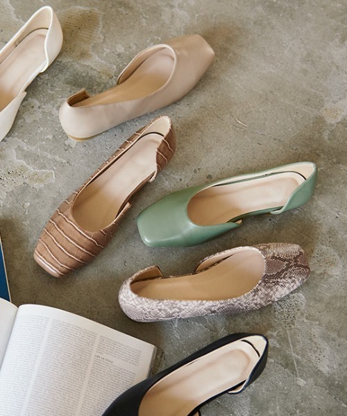 KOBE LETTUCE（コウベレタス）の「サイドカットスクエアトゥフラットパンプス（パンプス・レディース・ホワイト/グレイッシュベージュ/カーキ/ブラック/イエロー系その他/パイソン/ブラウン系その他2/ピンクベージュ/シルバー系その他/ブラウン系その他・L/LL/M/S）」の6枚目の写真