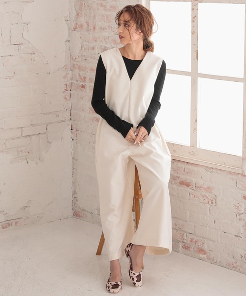 KOBE LETTUCE（コウベレタス）の「サイドカットスクエアトゥフラットパンプス（パンプス・レディース・ホワイト/グレイッシュベージュ/カーキ/ブラック/イエロー系その他/パイソン/ブラウン系その他2/ピンクベージュ/シルバー系その他/ブラウン系その他・L/LL/M/S）」の14枚目の写真