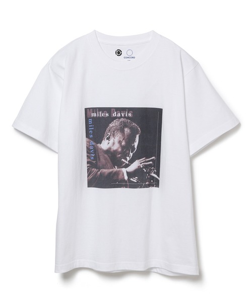 ADAM ET ROPE'(アダムエロペ)の「【CONCORD × 10C】Miles Davis T/UNISEX(Tシャツ/カットソー・メンズ・ホワイト系その他2/ブラック系その他2/ブラック/ホワイト系その他/ホワイト/ブラック系その他・L/M/LL)」の7枚目の写真