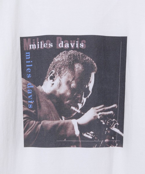 ADAM ET ROPE'(アダムエロペ)の「【CONCORD × 10C】Miles Davis T/UNISEX(Tシャツ/カットソー・メンズ・ホワイト系その他2/ブラック系その他2/ブラック/ホワイト系その他/ホワイト/ブラック系その他・L/M/LL)」の21枚目の写真