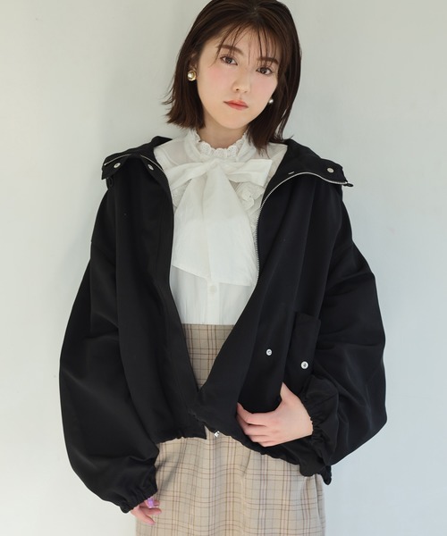 one after another NICE CLAUP(ワンアフターアナザーナイスクラップ)の「袖ボリュームマウンテンパーカー(ブルゾン・レディース・ブラック/カーキ・FREE)」の5枚目の写真