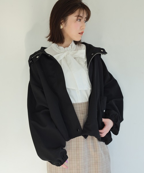 one after another NICE CLAUP(ワンアフターアナザーナイスクラップ)の「袖ボリュームマウンテンパーカー(ブルゾン・レディース・ブラック/カーキ・FREE)」の6枚目の写真
