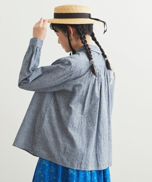 chambre de charme（シャンブルドゥシャーム）の「cdc 綿麻シャンブレー　ちび衿ブラウス（シャツ/ブラウス・レディース・ダークブラウン/ネイビー/サックスブルー・FREE）」の17枚目の写真