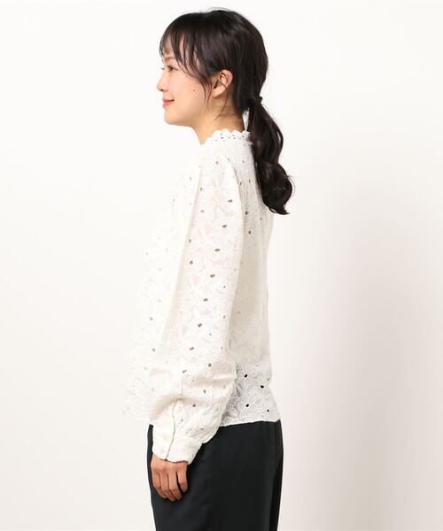 e.r.g*（イーアールジー）の「ハイネック 総レースブラウス（シャツ/ブラウス・レディース・ホワイト・M）」の2枚目の写真