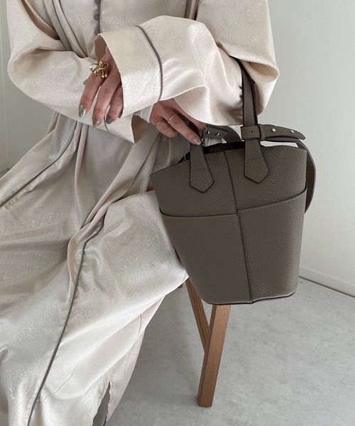 LE MORE（リモア）の「ミニバケットショルダーバッグ（ショルダーバッグ・レディース・ブラック/ブラウン/ベージュ・FREE）」の4枚目の写真