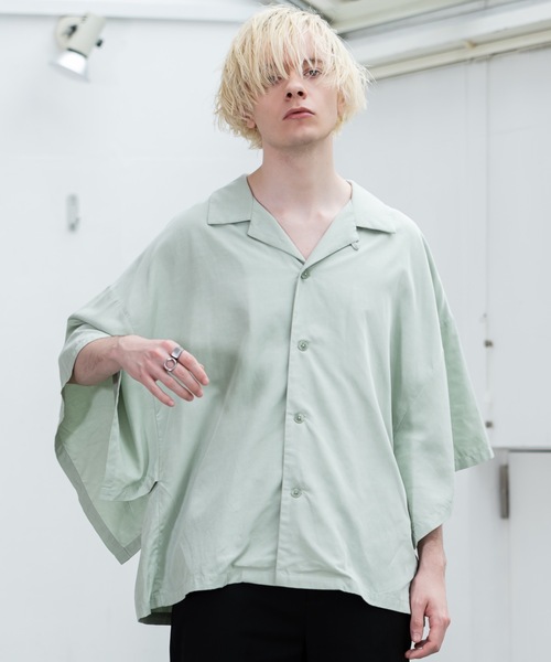YUEATE（ユエイト）の「"big silhouette poncho shirt" ビッグシルエットポンチョシャツ（シャツ/ブラウス・メンズ・ライトブルー/ブラック/グレイッシュベージュ・MEDIUM/LARGE）」の3枚目の写真