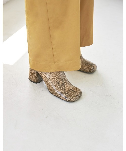 TODAYFUL(トゥデイフル)の「タックツイルトラウザース(その他パンツ・レディース・ブラック/ベージュ/モスグリーン・36inch/38inch)」の14枚目の写真