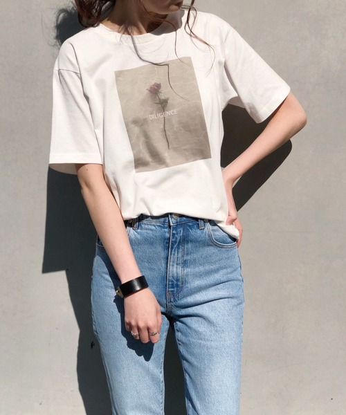 Banner Barrett(バナーバレット)の「ローズプリントTee(Tシャツ/カットソー・レディース・オフホワイト/チャコールグレー・38)」の7枚目の写真