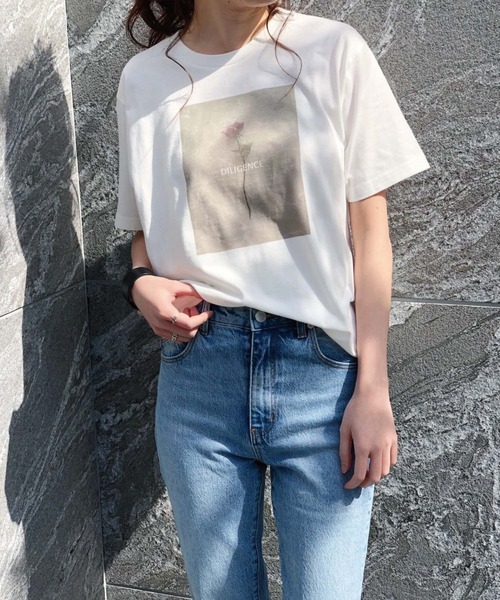 Banner Barrett(バナーバレット)の「ローズプリントTee(Tシャツ/カットソー・レディース・オフホワイト/チャコールグレー・38)」の6枚目の写真