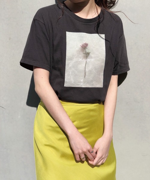 Banner Barrett(バナーバレット)の「ローズプリントTee(Tシャツ/カットソー・レディース・オフホワイト/チャコールグレー・38)」の5枚目の写真