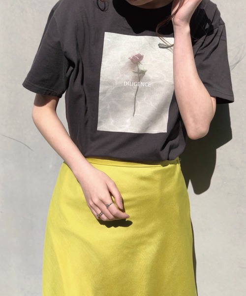 Banner Barrett(バナーバレット)の「ローズプリントTee(Tシャツ/カットソー・レディース・オフホワイト/チャコールグレー・38)」の4枚目の写真