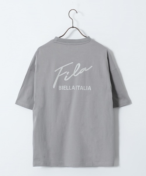 FILA（フィラ）の「【FILA/フィラ】WEB限定 別注 ビックシルエット 綿100% 半袖 Tシャツ（Tシャツ/カットソー・メンズ・ベージュ/ホワイト/ブラック/ブラック系その他2/ブラック系その他3/ブラック系その他/ホワイト系その他/ホワイト系その他2/グレー系その他/グレイッシュベージュ/ベージュ系その他/ホワイト系その他3/ダークグリーン/チャコール/ホワイト系・M/L/LL）」の10枚目の写真