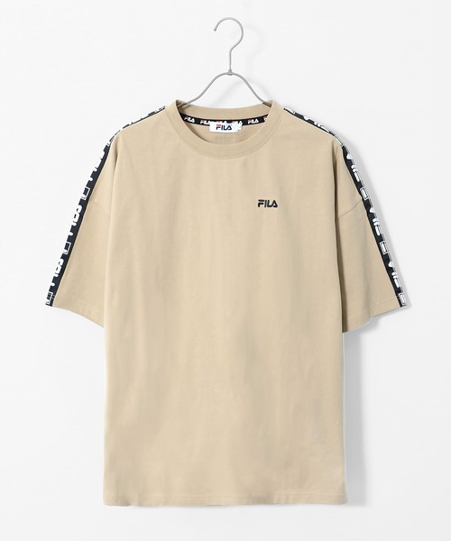 FILA（フィラ）の「【FILA/フィラ】WEB限定 別注 ビックシルエット 綿100% 半袖 Tシャツ（Tシャツ/カットソー・メンズ・ベージュ/ホワイト/ブラック/ブラック系その他2/ブラック系その他3/ブラック系その他/ホワイト系その他/ホワイト系その他2/グレー系その他/グレイッシュベージュ/ベージュ系その他/ホワイト系その他3/ダークグリーン/チャコール/ホワイト系・M/L/LL）」の13枚目の写真
