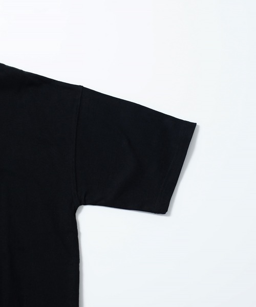 FILA（フィラ）の「【FILA/フィラ】WEB限定 別注 ビックシルエット 綿100% 半袖 Tシャツ（Tシャツ/カットソー・メンズ・ベージュ/ホワイト/ブラック/ブラック系その他2/ブラック系その他3/ブラック系その他/ホワイト系その他/ホワイト系その他2/グレー系その他/グレイッシュベージュ/ベージュ系その他/ホワイト系その他3/ダークグリーン/チャコール/ホワイト系・M/L/LL）」の21枚目の写真