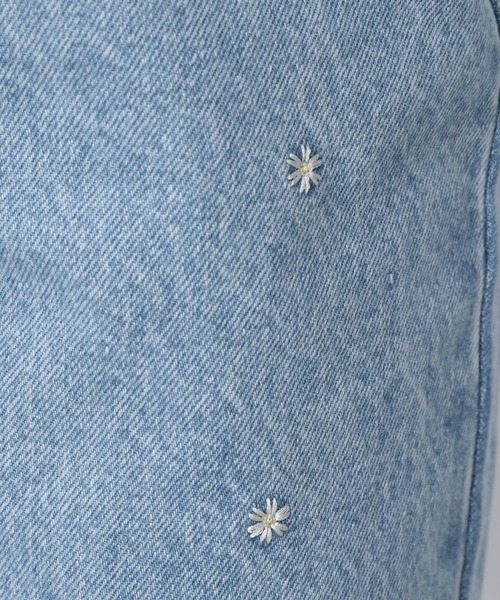 Heather（ヘザー）の「KUROKI刺繍ストレートデニム 955017