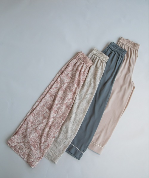 ACCL（エーシーシーエル）の「パイピング　リラックスワイドパンツ（その他パンツ・レディース・ピンク/ベージュ/グリーン/グレー・FREE）」の8枚目の写真