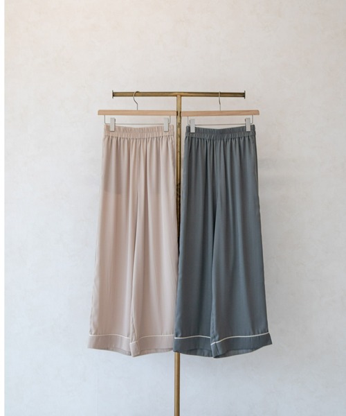 ACCL（エーシーシーエル）の「パイピング　リラックスワイドパンツ（その他パンツ・レディース・ピンク/ベージュ/グリーン/グレー・FREE）」の5枚目の写真