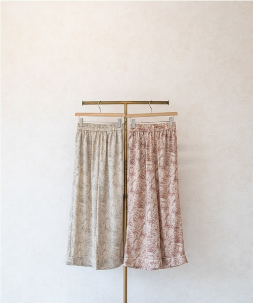 ACCL（エーシーシーエル）の「パイピング　リラックスワイドパンツ（その他パンツ・レディース・ピンク/ベージュ/グリーン/グレー・FREE）」の6枚目の写真