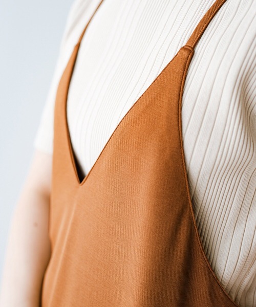 haco!(ハコ)の「シンプルTシャツに重ねるだけで楽してかわいくなれちゃう! カットソーの裾ひらりキャミワンピース(ワンピース・レディース・ブラック/ブラウン・SMALL/MEDIUM/X-LARGE/LARGE)」の6枚目の写真