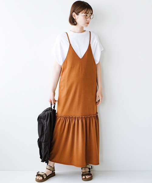 haco!(ハコ)の「シンプルTシャツに重ねるだけで楽してかわいくなれちゃう! カットソーの裾ひらりキャミワンピース(ワンピース・レディース・ブラック/ブラウン・SMALL/MEDIUM/X-LARGE/LARGE)」の13枚目の写真