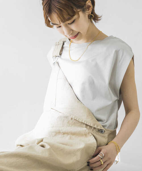 URBAN RESEARCH(アーバンリサーチ)の「ペルビアンコットンノースリーブカットソー(Tシャツ/カットソー・レディース・キャメル/ブラック/ホワイト/グレー系その他・FREE)」の3枚目の写真