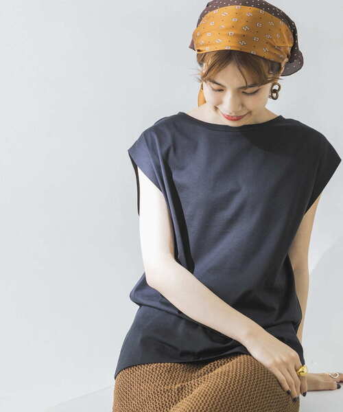 URBAN RESEARCH(アーバンリサーチ)の「ペルビアンコットンノースリーブカットソー(Tシャツ/カットソー・レディース・キャメル/ブラック/ホワイト/グレー系その他・FREE)」の2枚目の写真