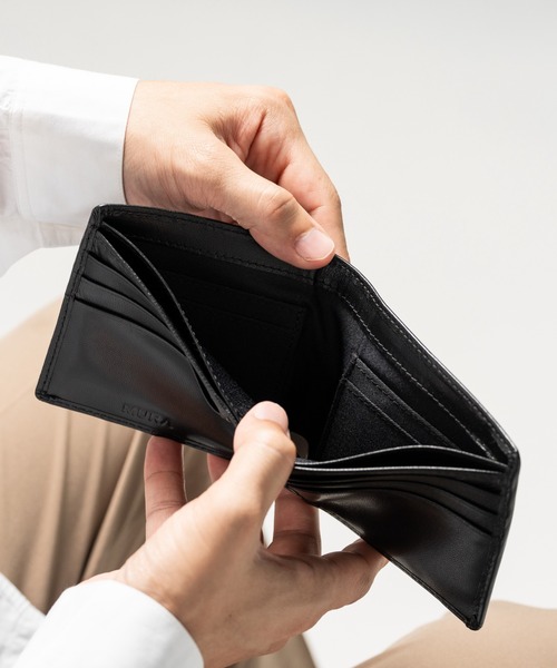 MURA(ムラ)の「やぎ革レザー 隠しポケット付 スリム 二つ折り財布 お札入れ(札入れ/マネークリップ・メンズ・ブラック/ブラウン・FREE)」の9枚目の写真