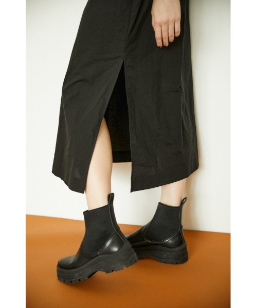 BLACK BY MOUSSY（ブラックバイマウジー）の「puff sleeve one-piece（パフスリーブワンピース）（ワンピース・レディース・ブラック/ベージュ・1/2）」の8枚目の写真