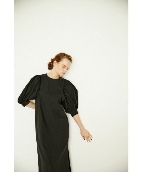 BLACK BY MOUSSY（ブラックバイマウジー）の「puff sleeve one
