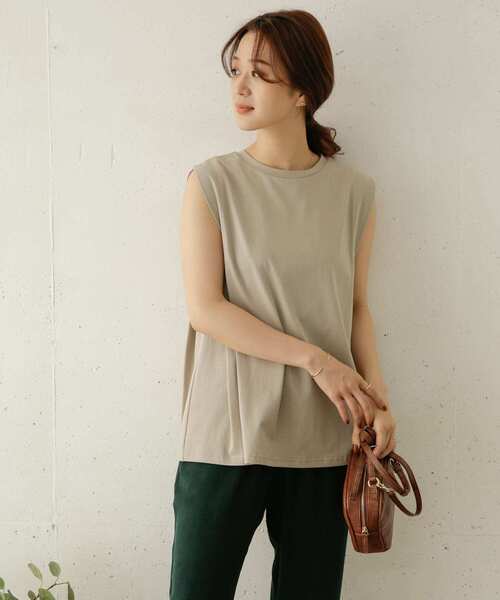 URBAN RESEARCH DOORS（アーバンリサーチドアーズ）の「タックショルダーカットソー（Tシャツ/カットソー・レディース・ブラック/ブラウン系その他/ベージュ系その他・ONE）」の16枚目の写真