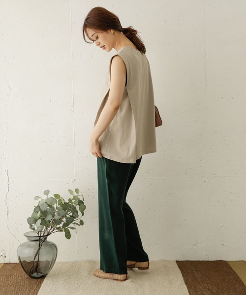 URBAN RESEARCH DOORS（アーバンリサーチドアーズ）の「タックショルダーカットソー（Tシャツ/カットソー・レディース・ブラック/ブラウン系その他/ベージュ系その他・ONE）」の17枚目の写真