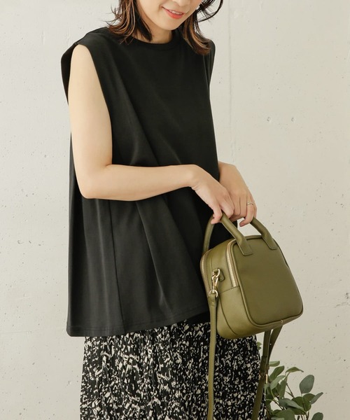 URBAN RESEARCH DOORS（アーバンリサーチドアーズ）の「タックショルダーカットソー（Tシャツ/カットソー・レディース・ブラック/ブラウン系その他/ベージュ系その他・ONE）」の22枚目の写真