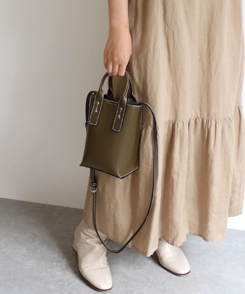 MIAN （ミアン）の「NEMESIA / 2wayミニポシェット（ショルダーバッグ・レディース・ブラック/グレイッシュベージュ/ボルドー/カーキ/ブラウン/アイボリー/ラベンダー/グリーン・FREE）」の5枚目の写真