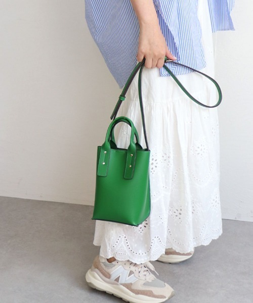 MIAN （ミアン）の「NEMESIA / 2wayミニポシェット（ショルダーバッグ・レディース・ブラック/グレイッシュベージュ/ボルドー/カーキ/ブラウン/アイボリー/ラベンダー/グリーン・FREE）」の6枚目の写真