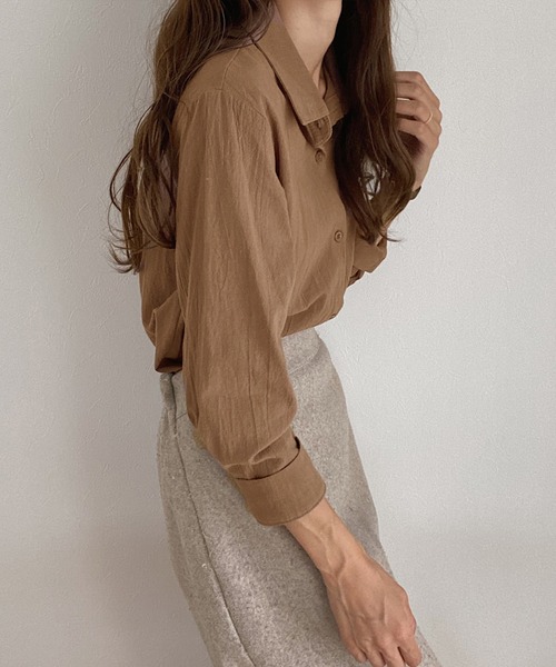 LAUIR(ラウアー)の「シンプルカラー長袖コットンシャツ(シャツ/ブラウス・レディース・ホワイト/グレイッシュベージュ/ブルー/モカ/テラコッタ/ネイビー/グリーン系その他/ブラック/チャコール/アイボリー・LARGE/MEDIUM/X-LARGE)」の20枚目の写真