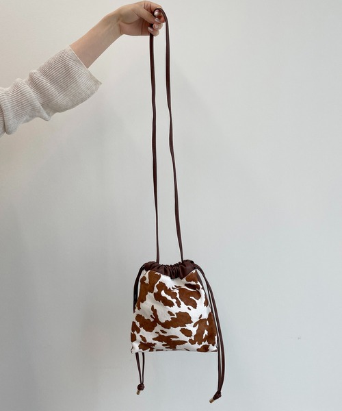 CAPRICIEUX LE'MAGE(カプリシューレマージュ)の「カウレザードロストバッグ(ショルダーバッグ・レディース・ブラウン/ピンク・ONE SIZE)」の3枚目の写真
