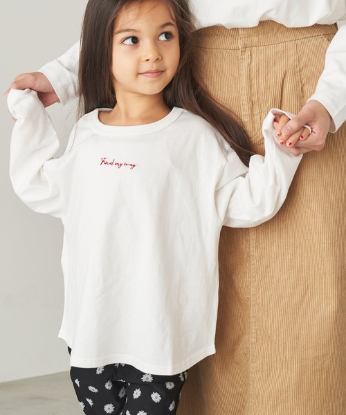 ＆yam（アンドヤム）の「手書きハートロンT【親子お揃い/リンクコーデ】（Tシャツ/カットソー・キッズ・ベージュ/ブラック/ホワイト・140-150cm/110-120cm/120-130cm/150-160cm/130-140cm）」の5枚目の写真