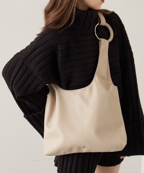 Chico（チコ）の「【新色追加】3wayリングショッパーバック（ハンドバッグ・レディース・アイボリー/ブラック/カーキ/ベージュ/ブラウン系その他2・FREE）」の4枚目の写真